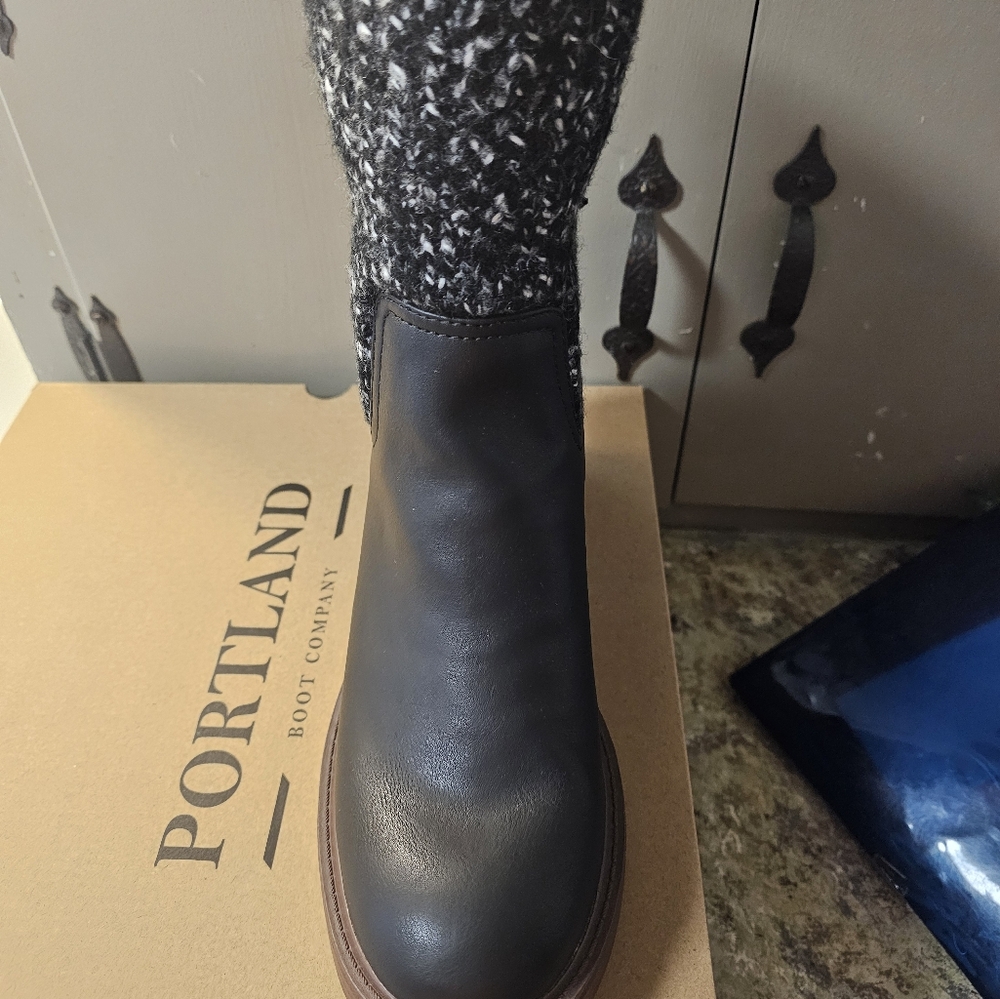 Boots - Picture 2 of 5